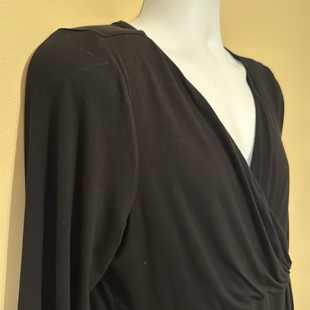 WHITE HOUSE BLACK MARKET Top. Size Large - Picture 8 of 10